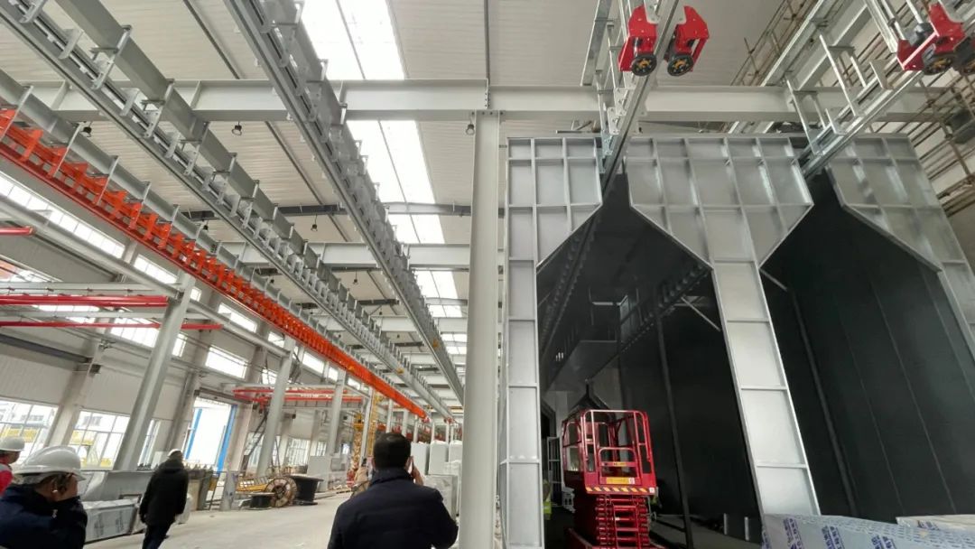 還不快搶客戶？知名企業(yè)“油轉(zhuǎn)粉”！預(yù)計(jì)明年3月將正式試運(yùn)行全自動無塵罐箱噴粉生產(chǎn)線