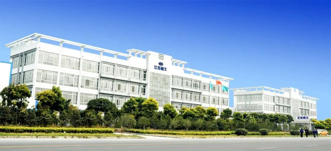 新能源領(lǐng)域競爭加??！企業(yè)開出萬元薪酬招聘噴粉工